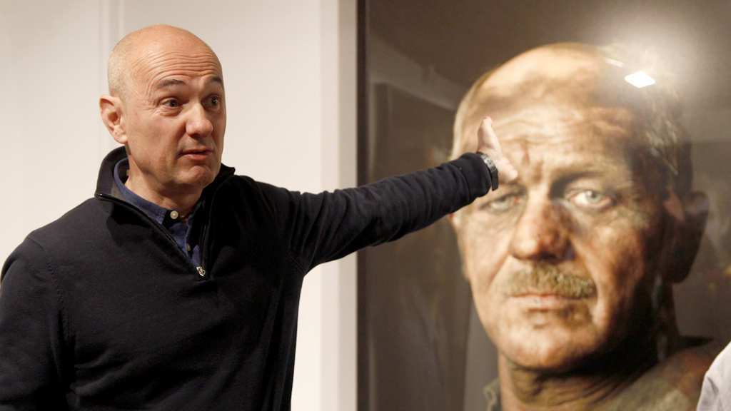 Pierre Gonnord muestra un gran respeto y admiración al hablar de las personas a las que fotografía. / NEREA LLORENTE