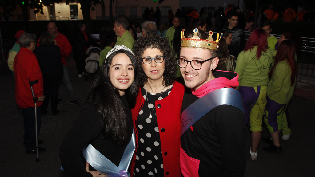 Helena Marqués, que pronunció el pregón, junto a la reina y el rey de las fiestas de San José. / Nerea Llorente