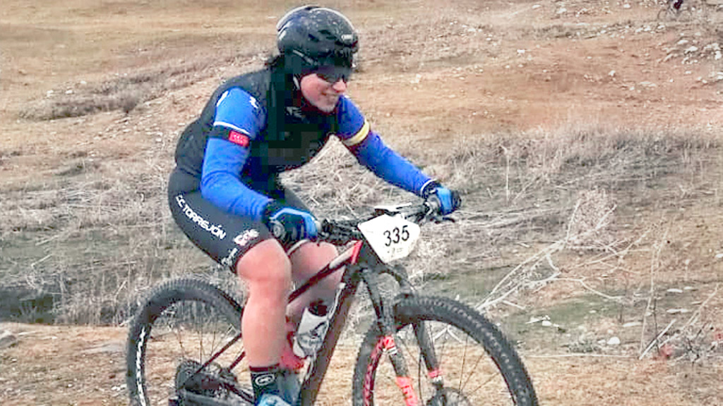 Rosa Moles, durante una de las competiciones de MTB. / E.A.