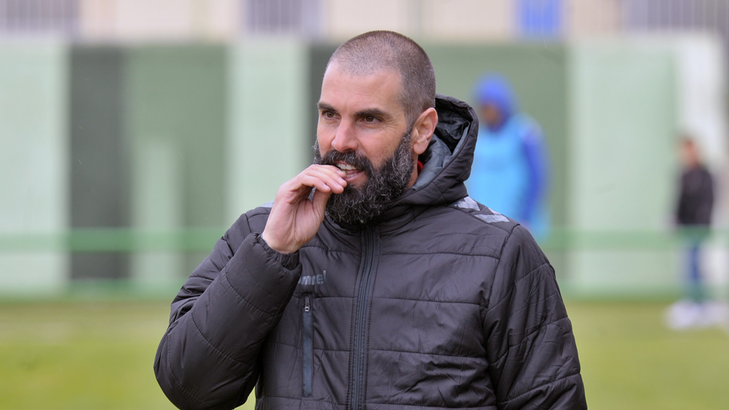 Ramsés, en los prolegómenos del encuentro frente al Numancia B en La Albuera. / KAMARERO