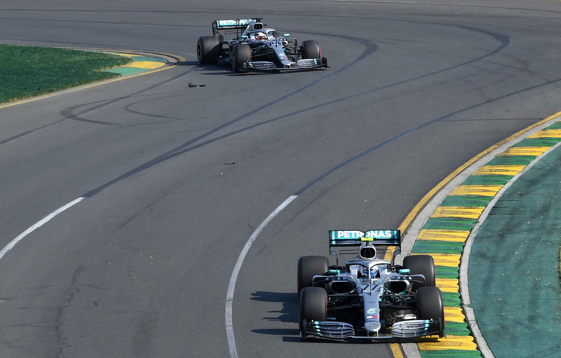 Hamilton y Bottas saldrán a la pista para intentar inclinar la balanza del favorito de Mercedes.