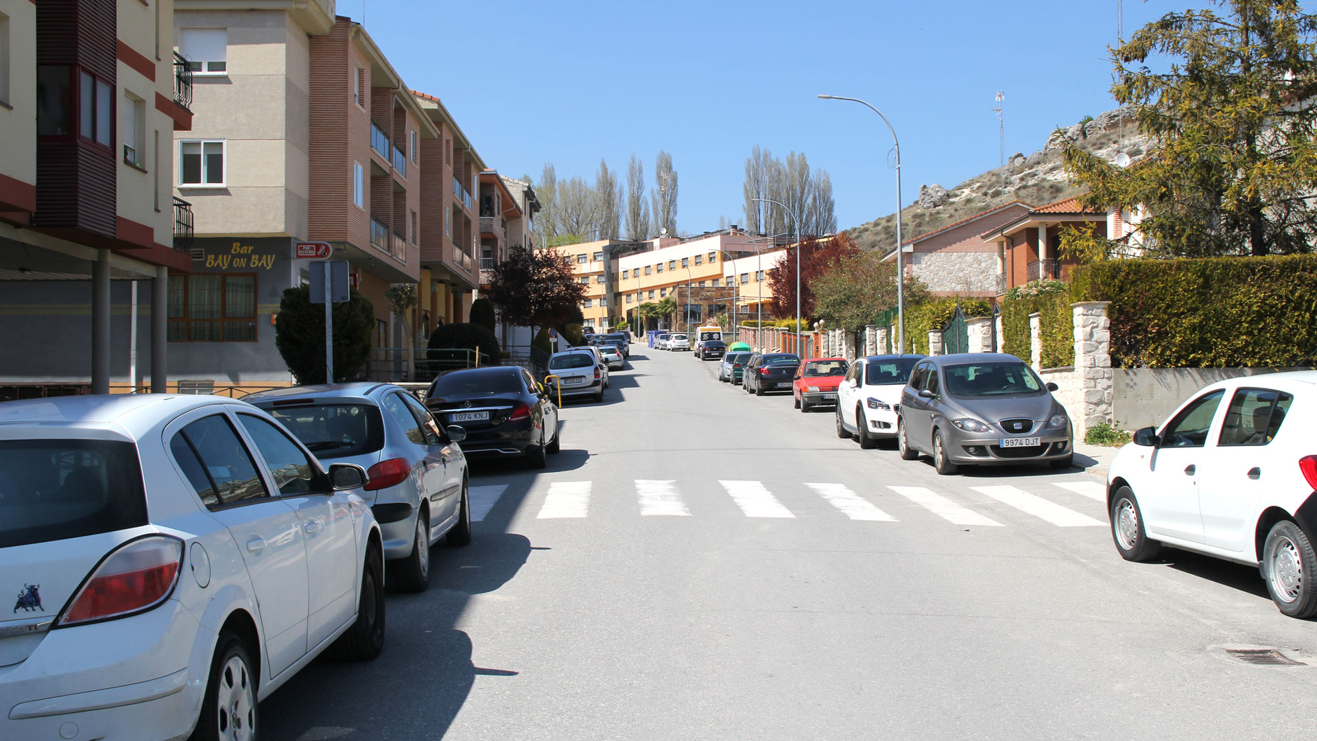 Calle Fotográfo Rafael, cuyo margen izquierdo de acera será construido. / c. núñez