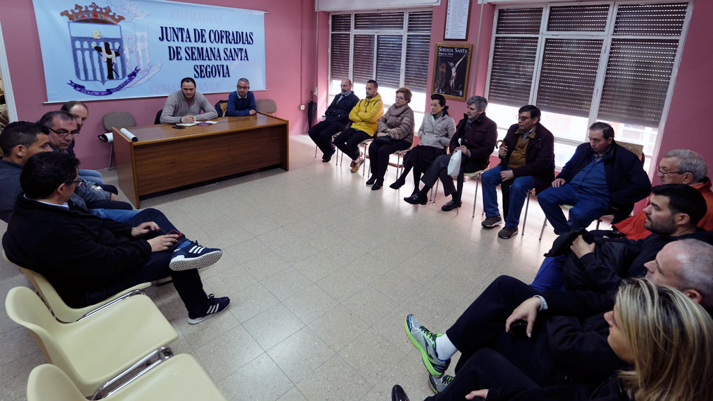Los representantes de las cofradías, en la reunión./KAMARERO