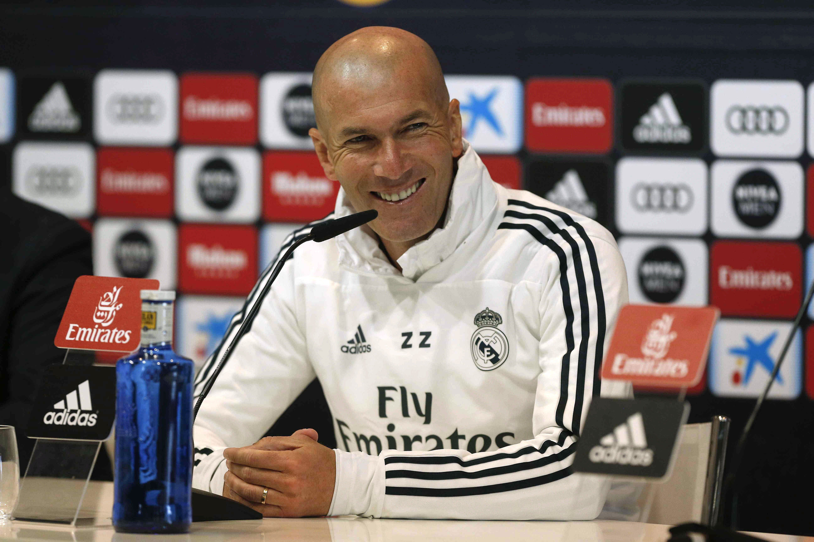 Zidane: “Hay muchos jugadores con los que se puede hacer caja” 1 Zinedine Zidane, en rueda de prensa.