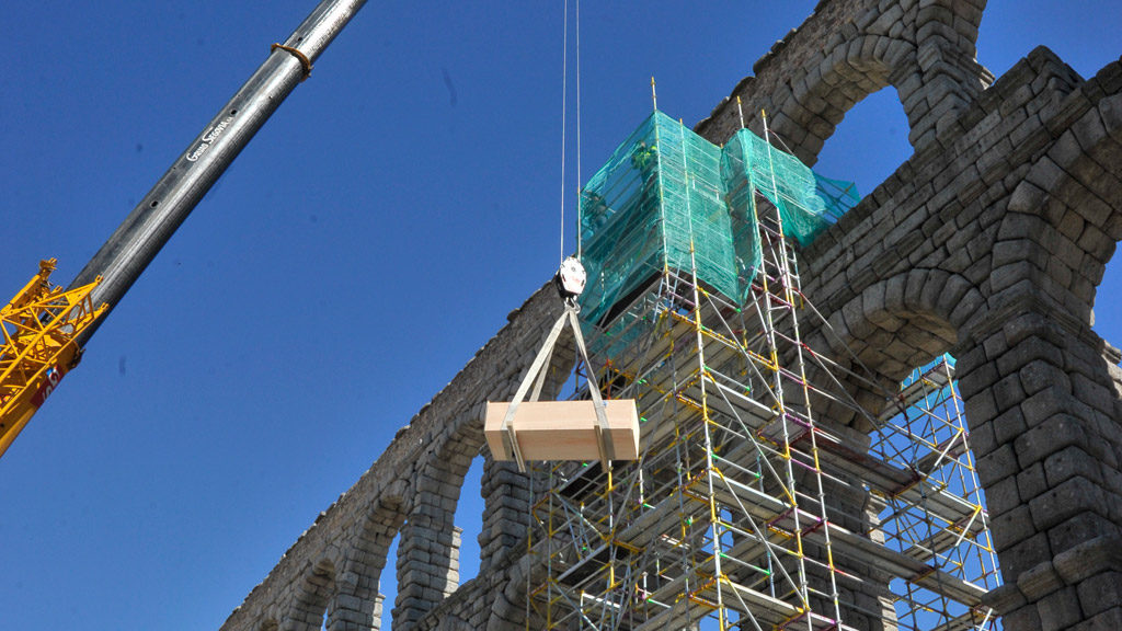 Nueve cámaras vigilarán el entorno del Acueducto del Postigo a Día Sanz 4 05 1kama acueducto virgen obras restauracion retirada kam2177