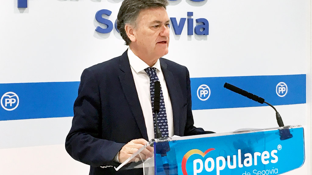 El cabeza de lista popular a las Cortes por Segovia, Francisco Vázquez, durante la rueda de prensa. / El Adelantado