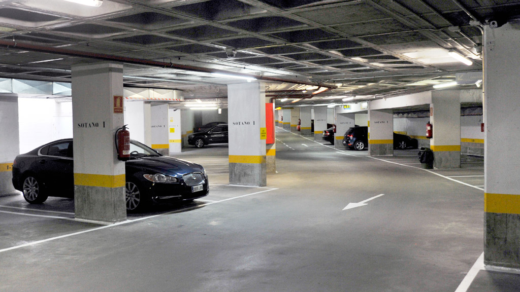 Interior del aparcamiento municipal de José Zorrilla. / Kamarero