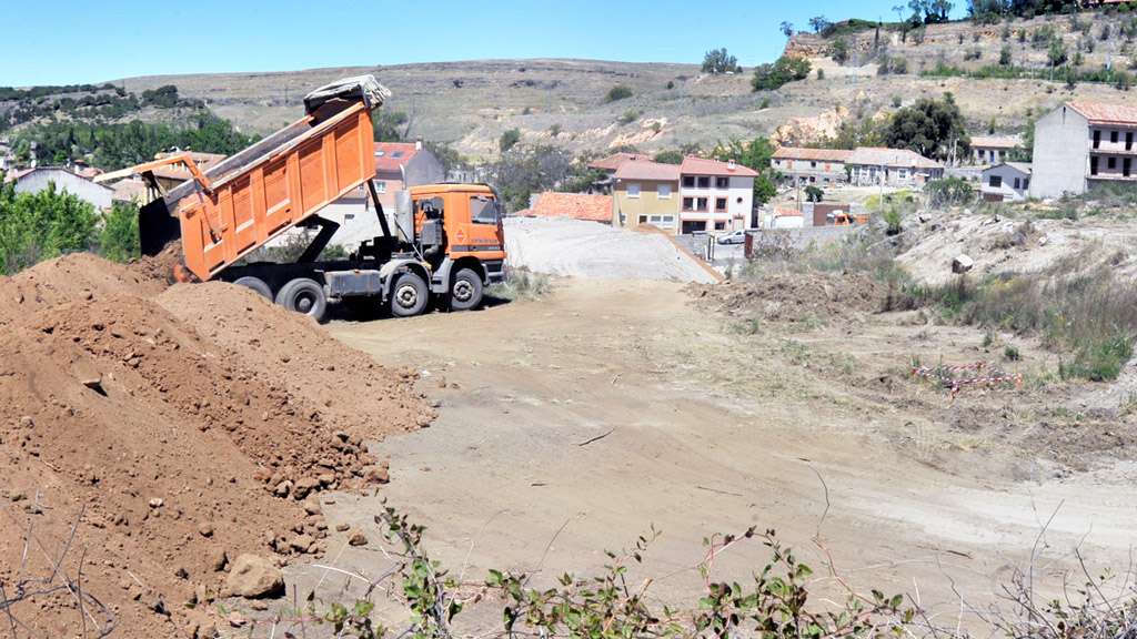 Primeros trabajos para la construcción de un edificio de ciclos formativos en el barrio de San Lorenzo. / KAMARERO