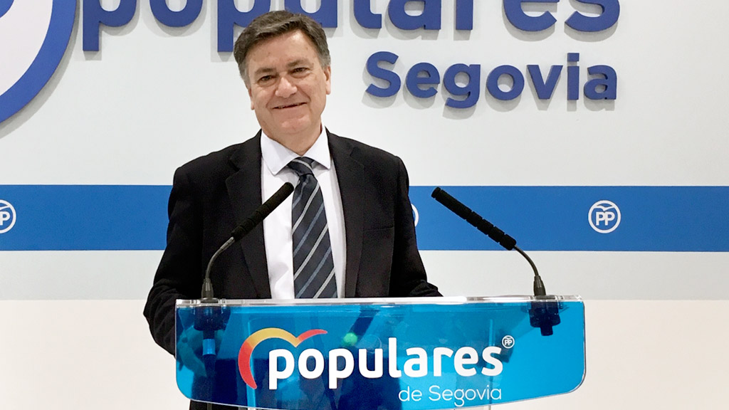 Francisco Vázquez, candidato a las Cortes de Castilla y León por la provincia, en la sede del PP de Segovia. / E. A.