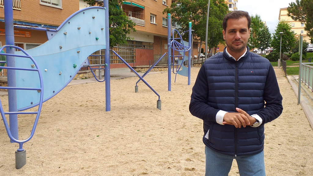 Pablo Pérez, ayer en uno de los parques de la ciudad. / E. A.