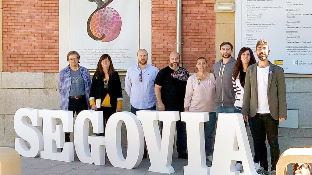 Podemos aboga por adaptar la sala Expresa II como sala de conciertos 1 Los miembros de la candidatura de Podemos-Equo, con Guillermo San Juan en primer término. / el adelantado