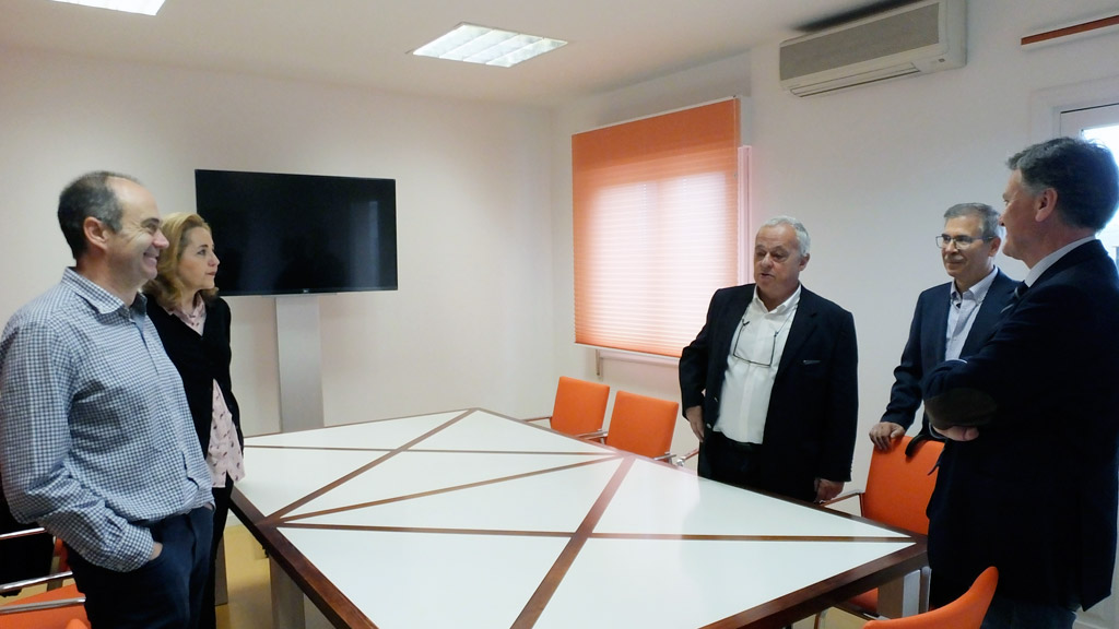 En la fotografía, de izquierda a derecha, Fermín Herrero, María Antonia de Isabel, Gonzalo Santonja, Carlos Carpintero y Francisco Vázquez. / E. A.