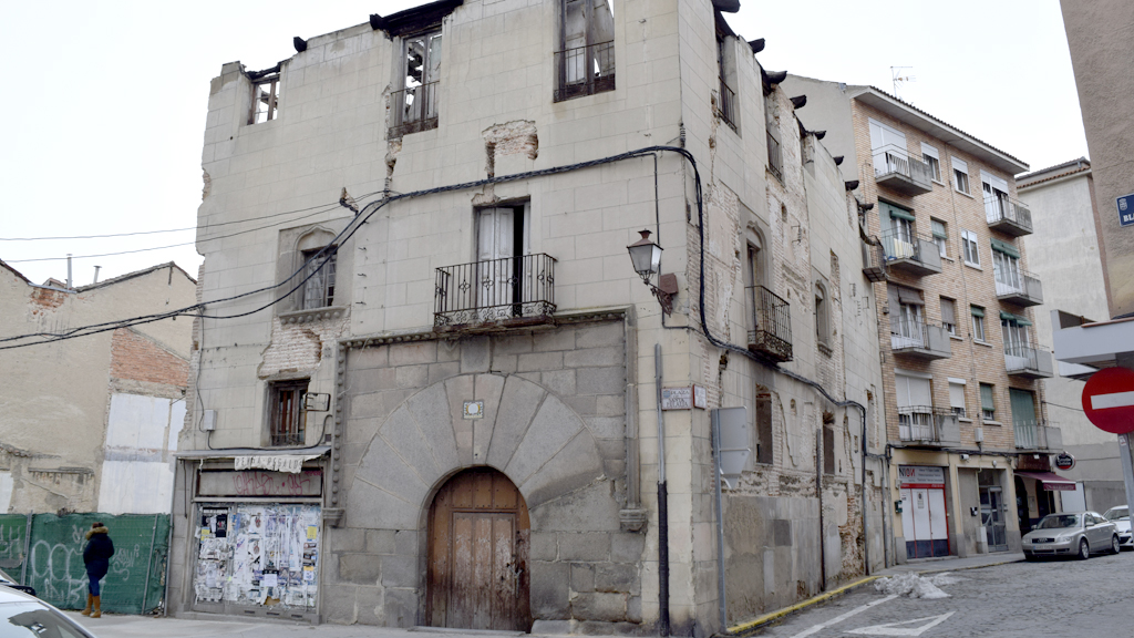 Estado actual de la fachada del edificio Palacio de Buitrago. / Marta Herrero