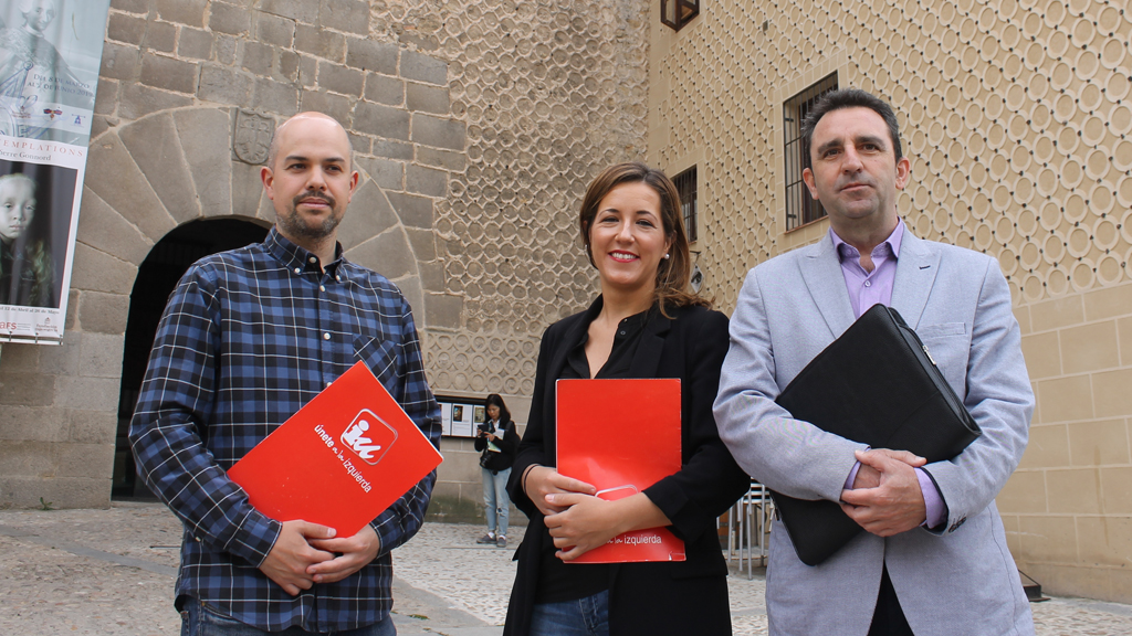 Ángel Galindo, Ana Peñalosa, y Alberto López Villa, de IU. / el adelantado