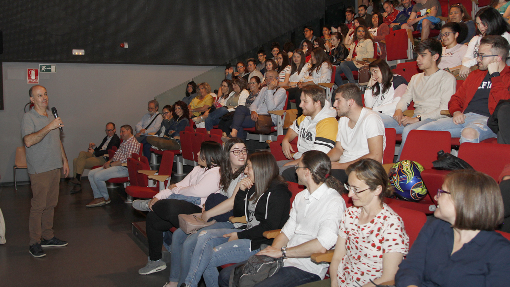 Unos 170 estudiantes de ciclos formativos han acudido a la Cárcel_Segovia Centro de Creación.  / NEREA LLORENTE