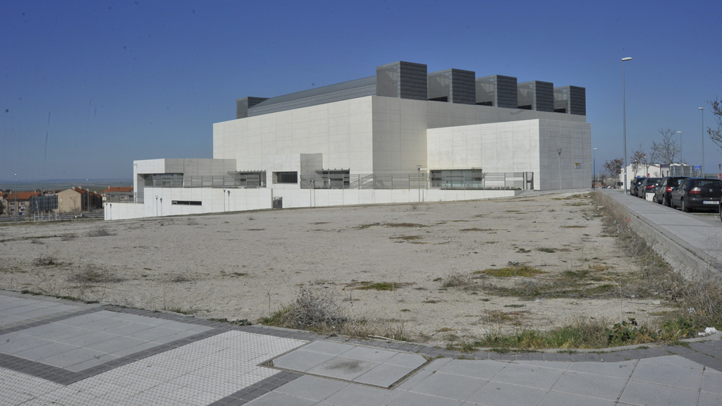 El centro para la atención a personas con alzhéimer u otras demencias se construirá en esta parcela del barrio Comunidad. / KAMARERO