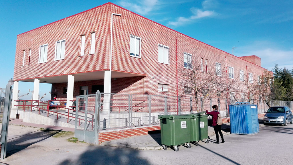 La residencia de Navas de Oro cuenta con 40 plazas para personas mayores. / el adelantado