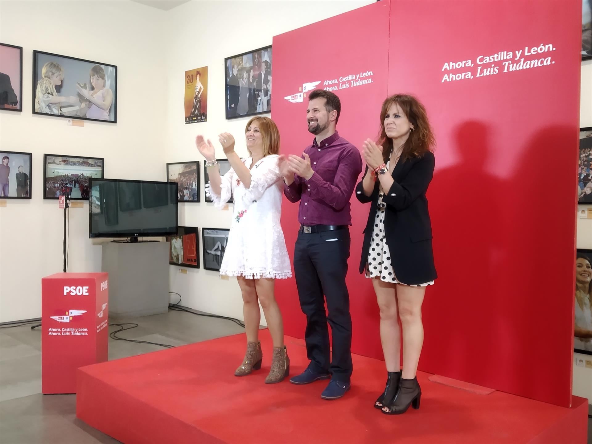 Tudanca asumirá personalmente las políticas de igualdad si es presidente 1 Luis Tudanca (c) acompañado de Patricia Gómez (d) y de la alcaldesa de Medina del Campo, Teresa López (i). / europa press