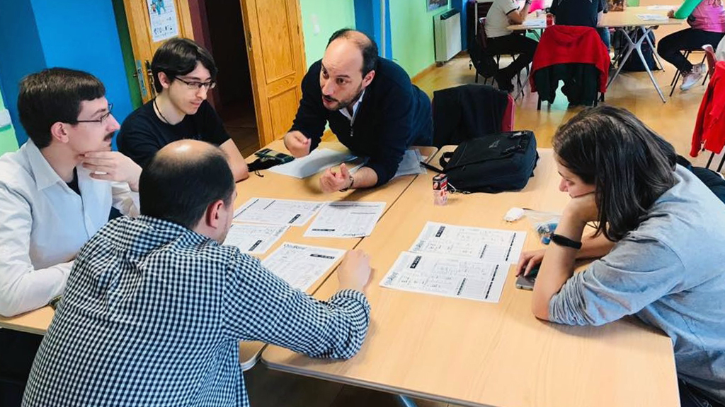 Varios hombres toman parte en uno de los juegos de SegoRol. / El Adelantado