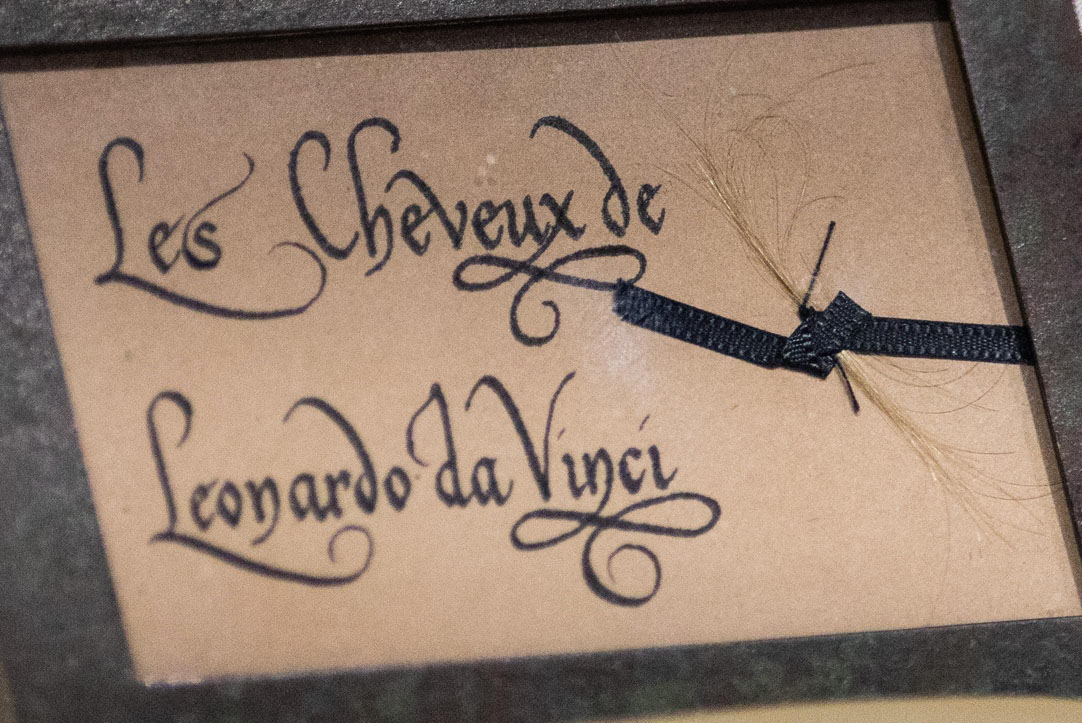 Un misterioso mechón para ahondar en la vida del genio 1 El mechón de pelo atribuido a Leonardo da Vinci expuesto en la muestra ‘Leonardo Vive’, en el Museo Ideale.