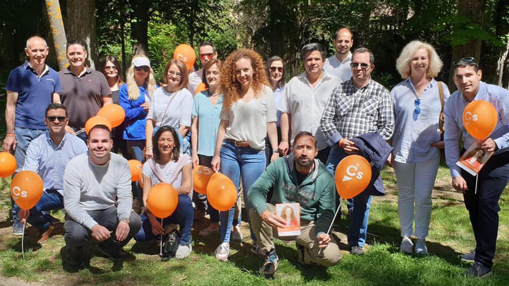 Ciudadanos apuesta por crear una 'telaraña verde' en torno a Segovia 1 Noemí Otero con los miembros de su candidatura. / El Adelantado