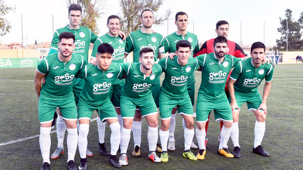 Equipo de la EDMF Churra-Cesa, cuarto clasificado del grupo murciano de la Tercera División, que será el rival de la Segoviana. / JUAN CABALLERO-LA OPINIÓN