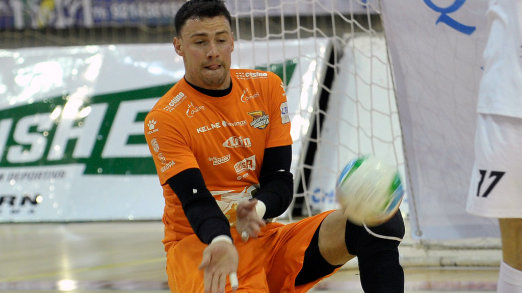 Alberto Sanz, durante uno de los partidos disputados por el Segovia Futsal en la presente campaña. / KAMARERO