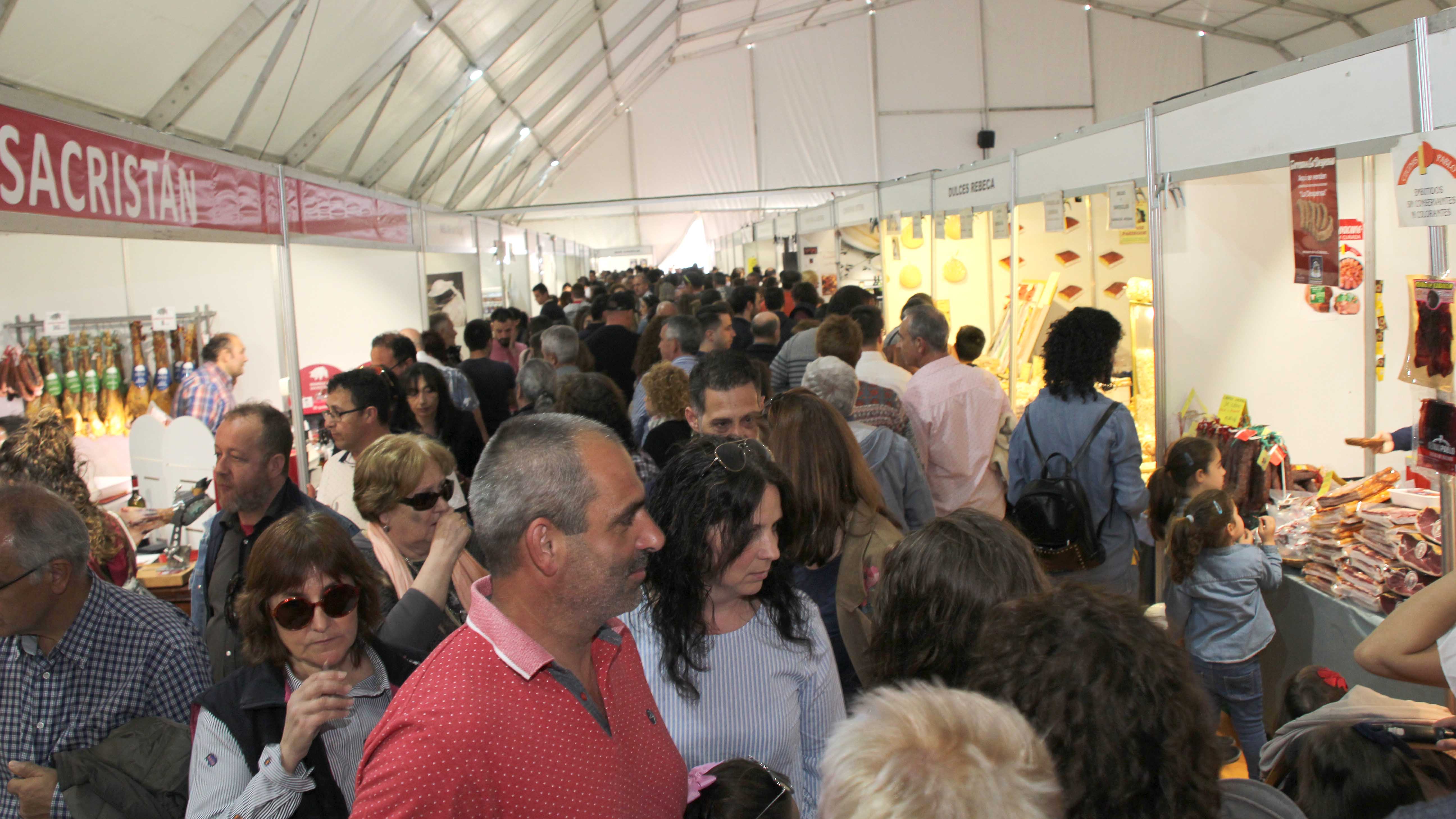 Momentos de la Feria de Cuéllar este pasado fin de semana./c.n.