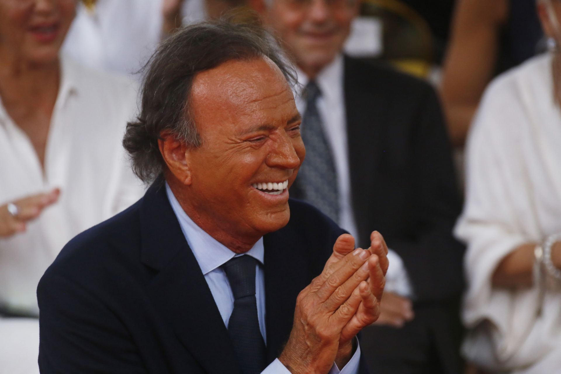 Julio Iglesias no acudió en persona pero mandó un vídeo de agradecimiento.