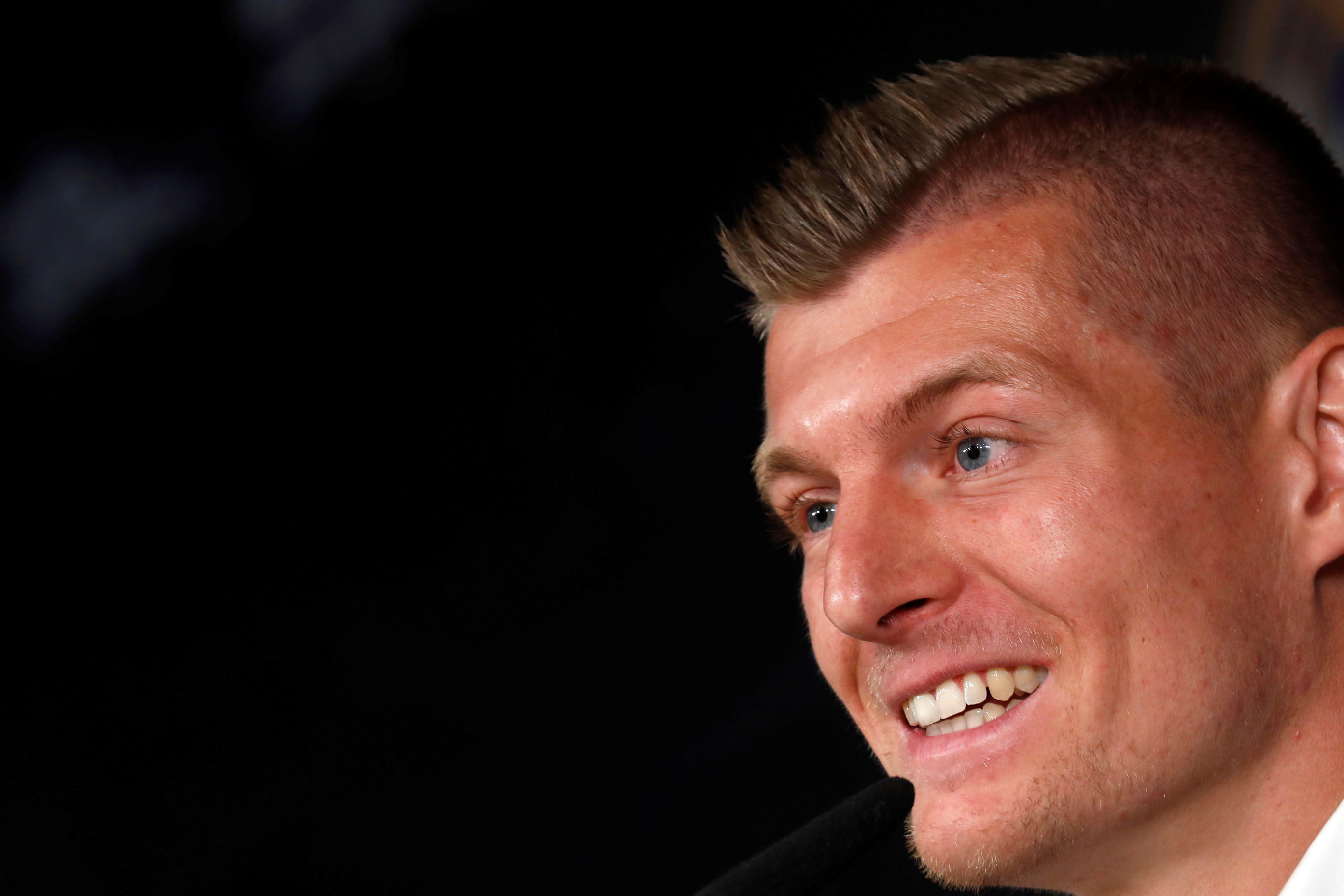 Kroos, en rueda de prensa tras anunciarse su renovación. / EFE