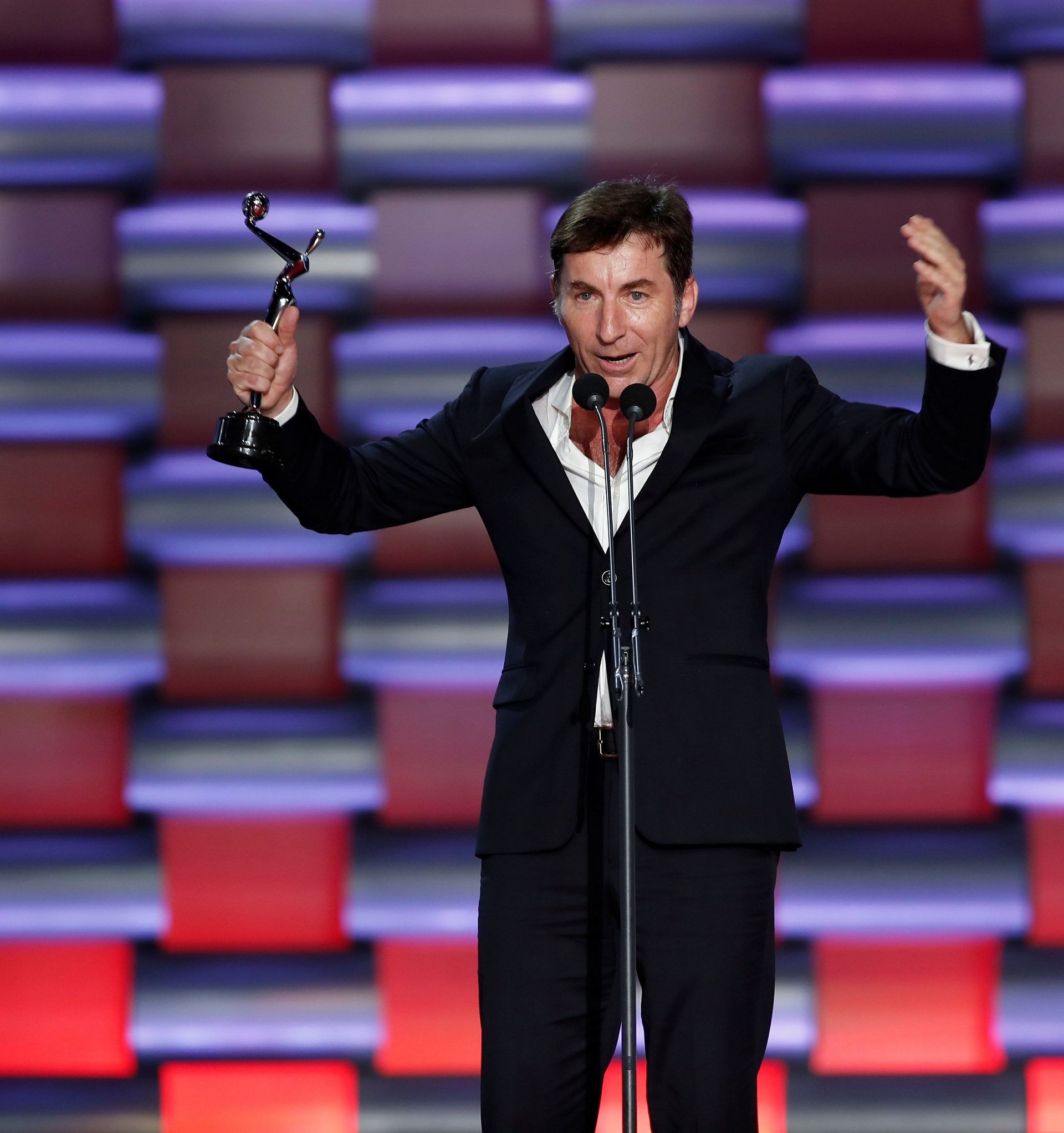 De la Torre, premiado por ‘El reino’, rindió homenaje a Rubalcaba.