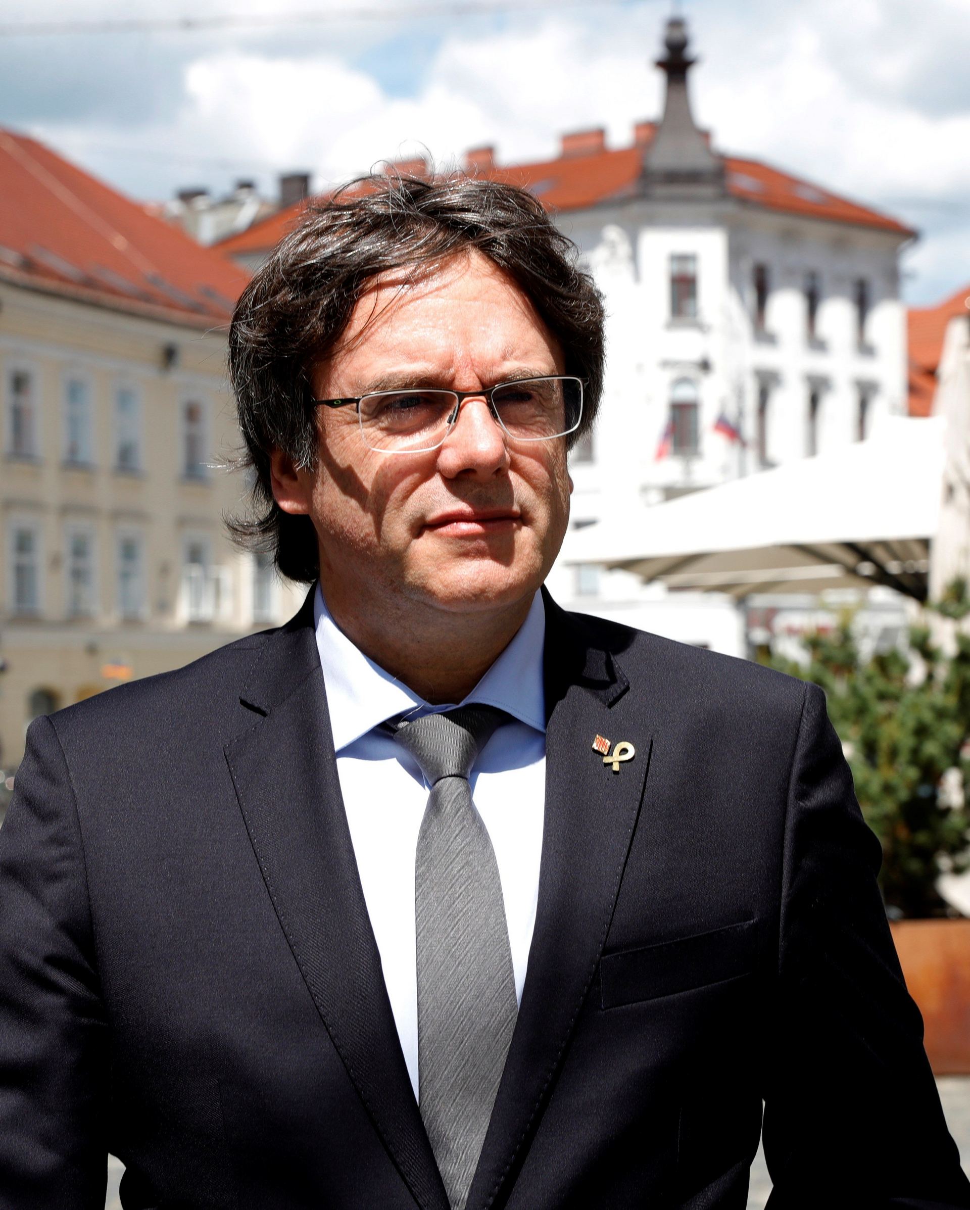 Carles Puigdemont, huido en Bélgica, y Oriol Junqueras, en prisión, concurren a las elecciones europeas.