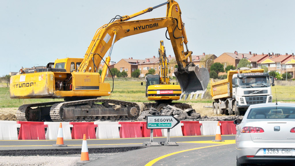 A lo largo de este año continuarán las obras de desdoblamiento en la carretera SG-20. / Kamarero
