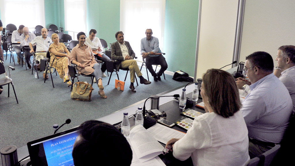 Asamblea General Ordinaria de la Agrupación de Industriales Hosteleros (AIHS). / KAMARERO