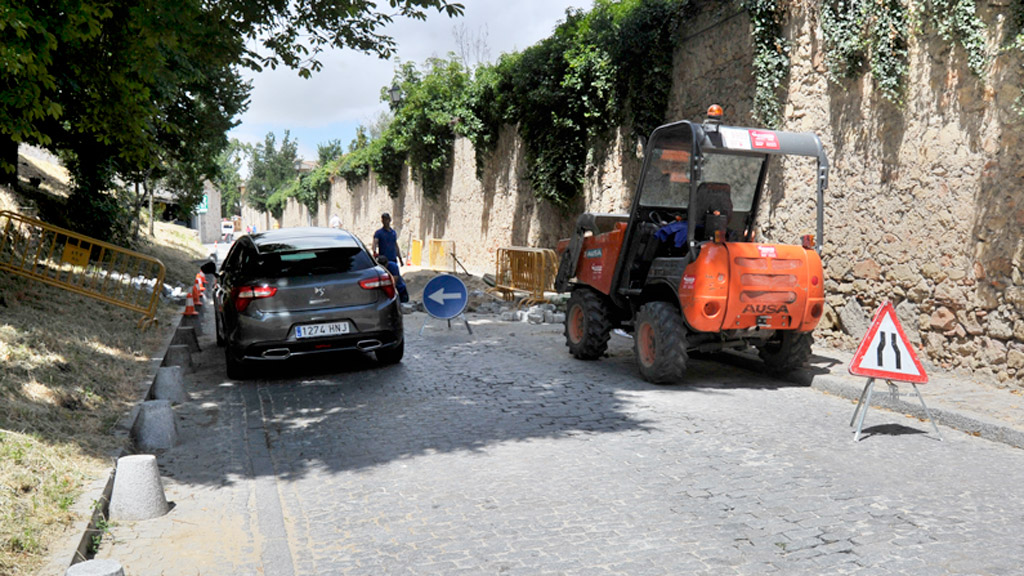 Imagen de unas obras previas en la calle Doctor Velasco. / Kamarero
