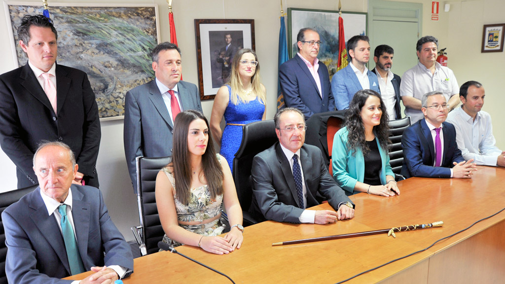 La nueva corporación de Palazuelos de Eresma está integrada por primera vez por trece concejales. / KAMARERO