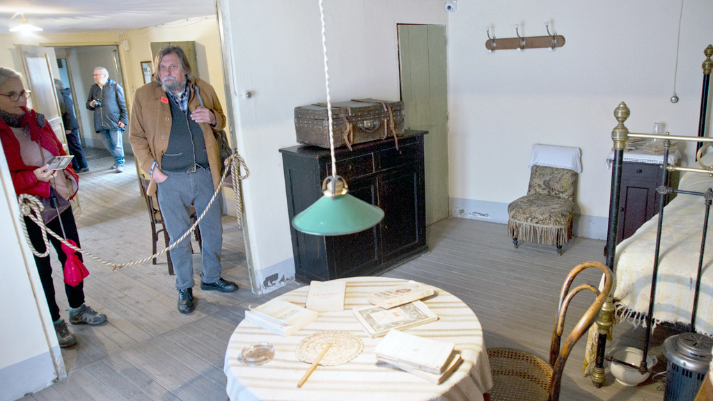 Dormitorio de la pensión de la calle de los Desamparados de la capital segoviana, hoy Casa-Museo de Antonio Machado. / Kamarero