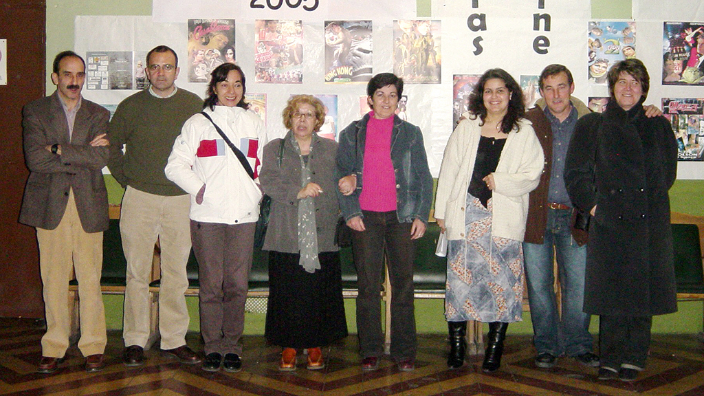 Carmen Frías junto al director Salvador García y organizadores de la Semana de Cine. / Amador Marugán
