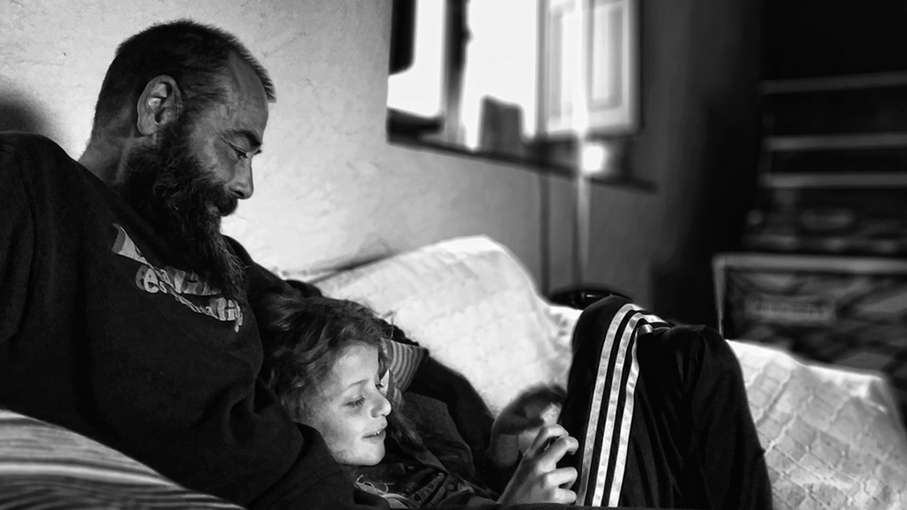 En la exposición pueden contemplarse diferentes retratos y autorretratos realizados por los alumnos. / Ítaca Roldán