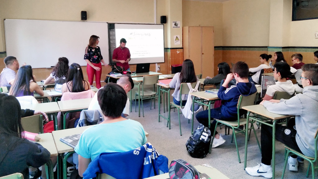 Los profesores del proyecto se han desplazado a los centros educativos para trabajar con los alumnos. / El Adelantado