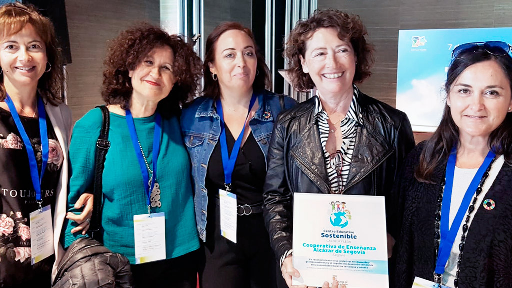 Representantes de la Cooperativa Alcázar de Segovia con la directora general de Innovación y Equidad Educativa. / E.A.