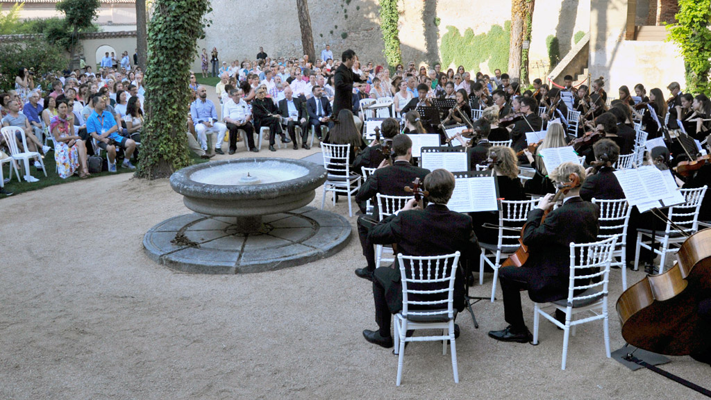 El Palacio Episcopal reabre su jardin romántico. / KAMARERO