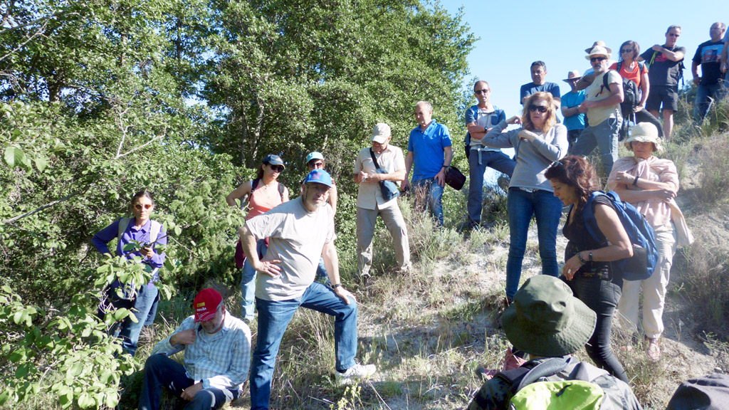 Los asistentes a la asamblea el pasado fin de semana visitaron luego la zona de las Fuentes. / el adelantado