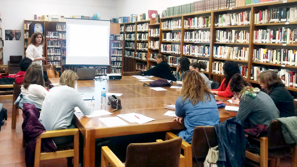 Las 12 mujeres que asistieron al taller de emprendimiento fueron tutorizadas por la psicóloga Blanca Barrio./EL ADELANTADO