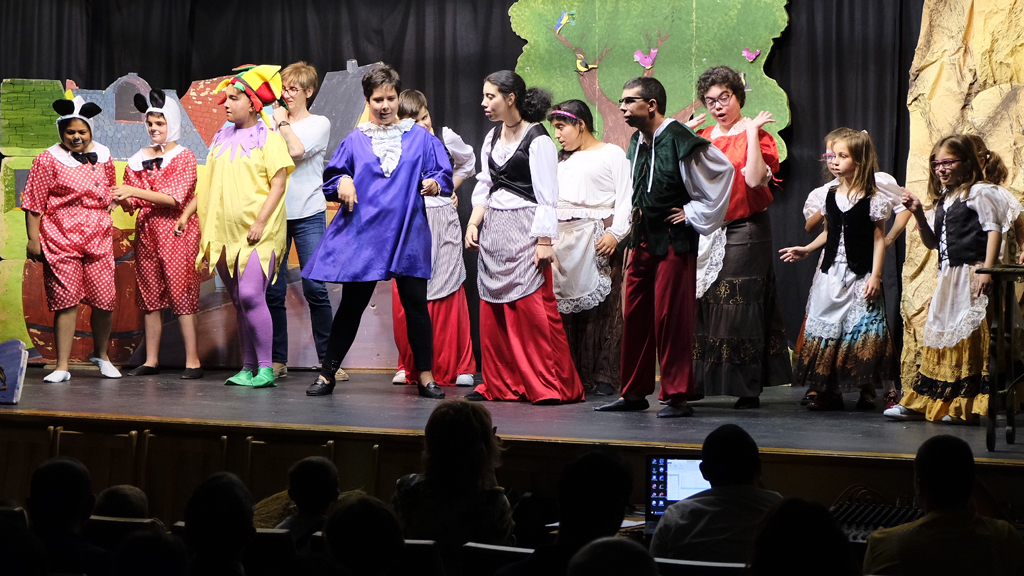 Parte de los actores de Nuestra Señora de la Esperanza. / diego gómez