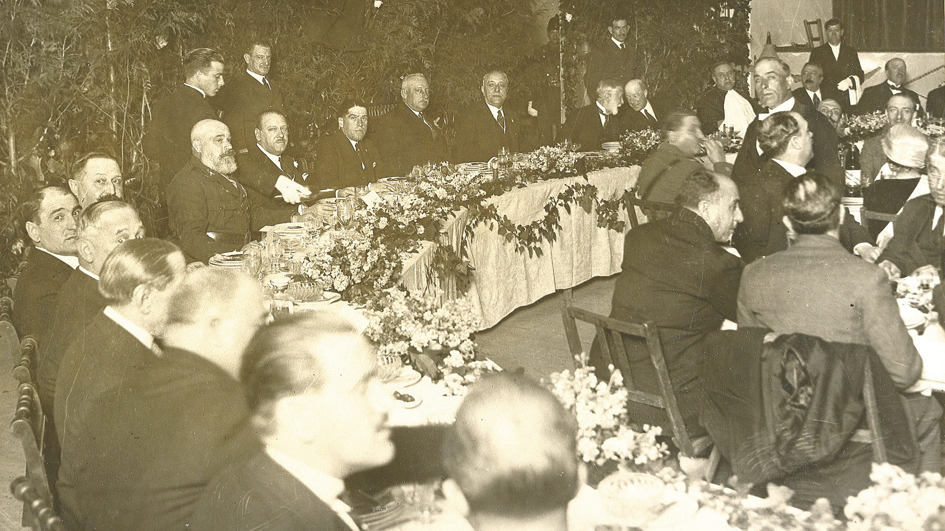 Mesa presidencial del banquete que Segundo Gila ofreció al General Primo de Rivera en su visita a Segovia el 28 de febrero de 1926 (nº de caja 4.564 del Archivo de  Diputación).
