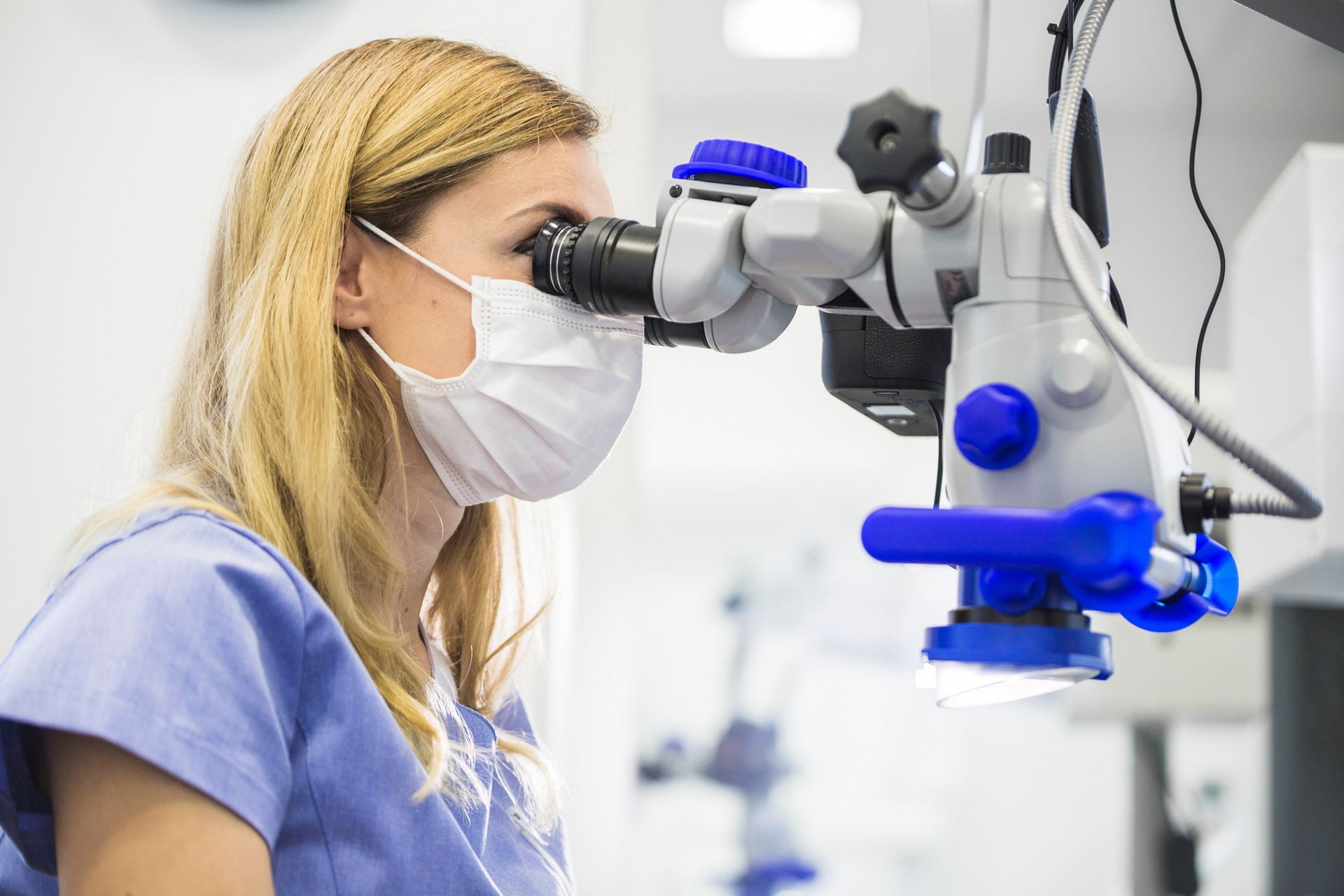 La población cualificada total representa el 30% de la población española mayor de 16 años. / EFE

Una investigadora del IACC

  (Foto de ARCHIVO)

11/03/2019