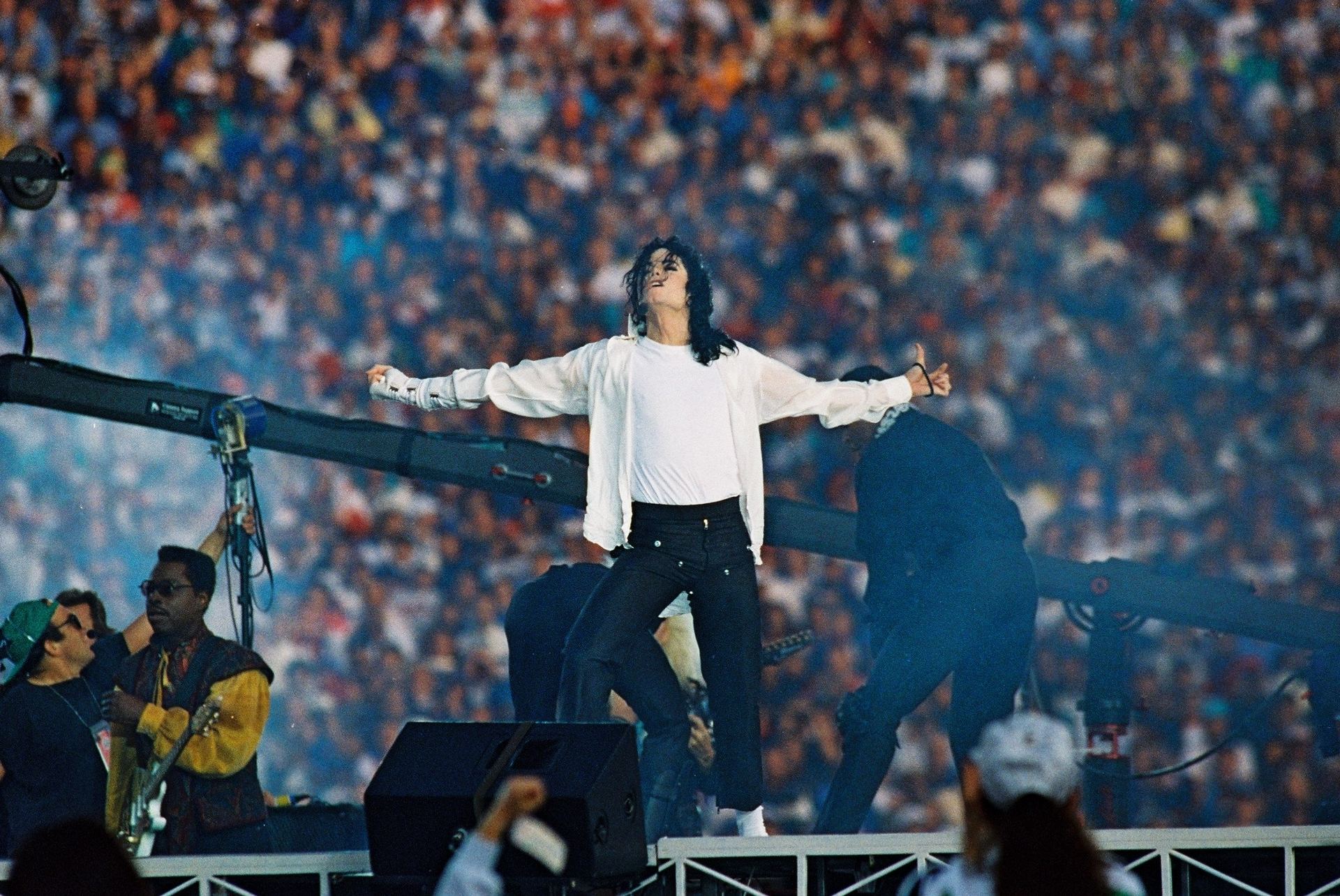 El artista estadounidense dejó un inigualable legado musical oscurecido por varias acusaciones de pederastia. 

January 31, 1993 - Pasadena, California, United States: Michael Jackson performs at the Rose Bowl stadium during the halftime show of the Superbowl. Michael Jackson was surrounded by children cheering him. (Dan Cappellazzo/Contacto)
  (Foto de ARCHIVO)

29/01/2019 ONLY FOR USE IN SPAIN