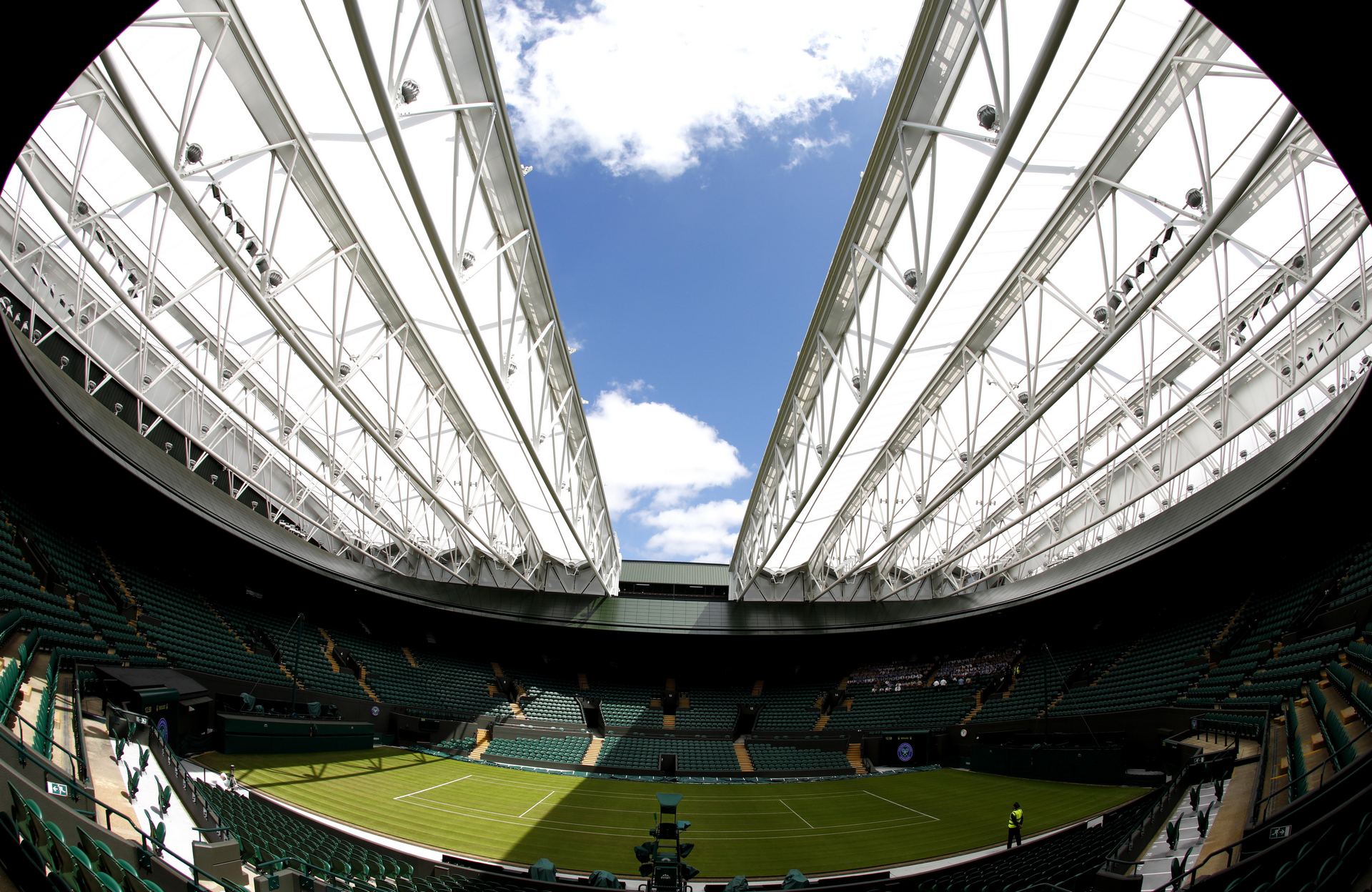 Detalle de la pista principal del torneo con su nuevo techo retráctil.