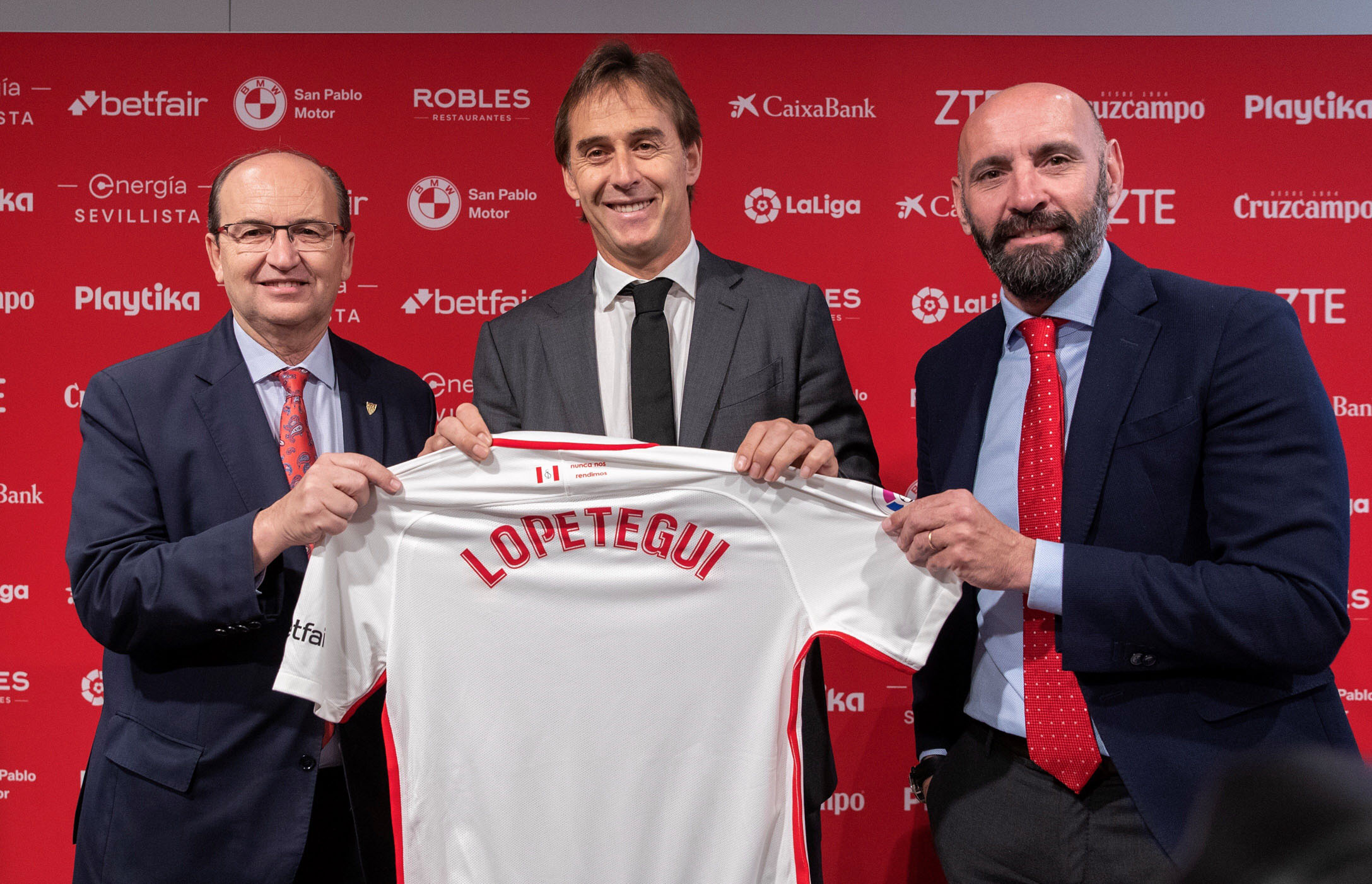 Julen Lopetegui, en su presentación como entrenador del Sevilla. / EFE